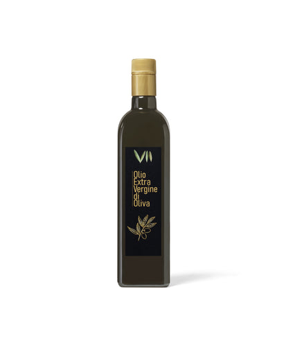 L'olio di oliva Extravergine (EVO) è il prodotto di qualità più elevata ed in etichetta è definito come "Olio d'oliva di categoria superiore ottenuto direttamente dalle olive e unicamente mediante procedimenti meccanici"